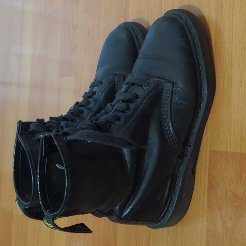 VINTAGE DR.MARTENS BOOTS - Picture 2 of 7
